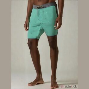 ** Vissla Mint Green Down South 17.5” Board Shorts Size 30